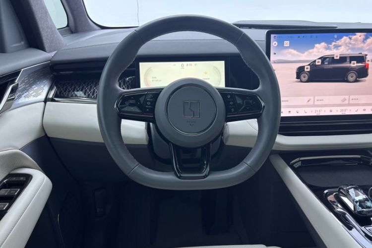 Used Zeekr 009 2022 WE Edition
