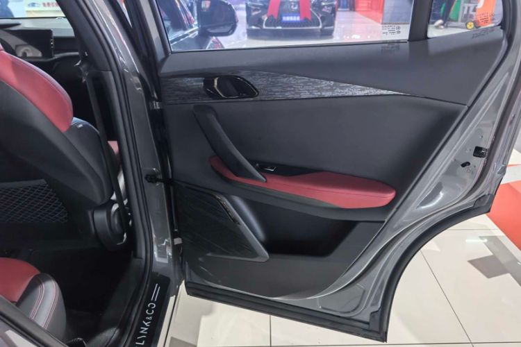 Used Lynk & Co 06 2020 1.5T JinPro model
