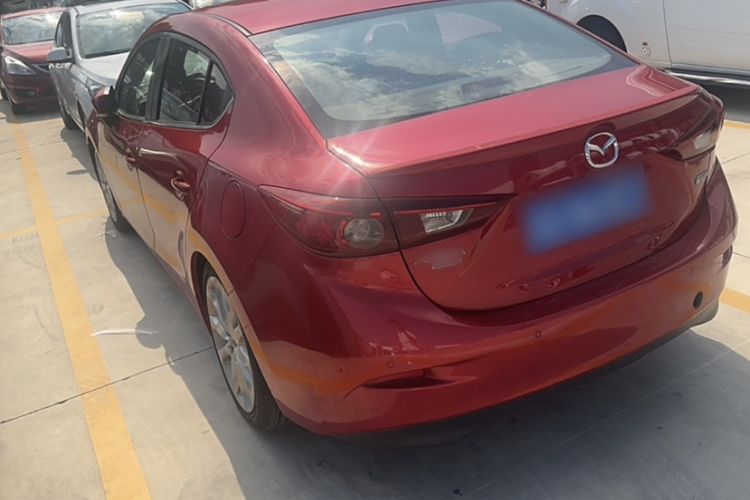 Used Mazda Mazda 3 Axela 2016 Sedan 2.0L Automatic Flagship Model
