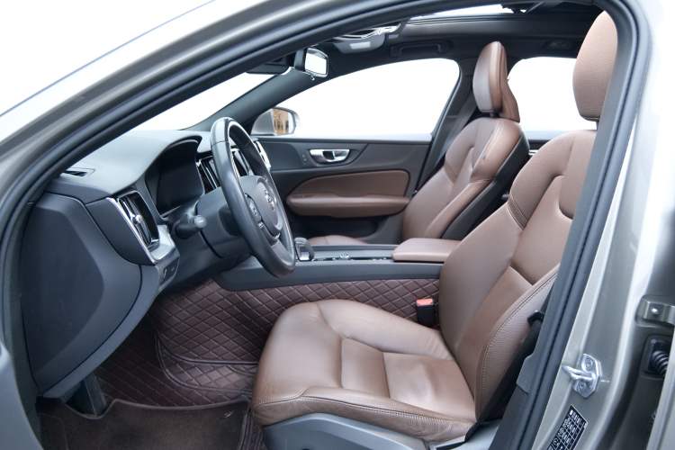 Used Volvo S60 2022 B4 Zhiyi Luxury Edition
