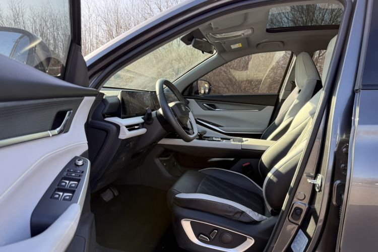 Used Changan CS75 PLUS 2023 3rd Generation 1.5T Automatic Prestige Model
