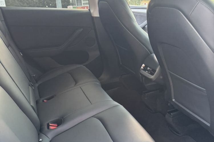 Used Tesla Model Y 2024 Long-Range All-Wheel-Drive Version
