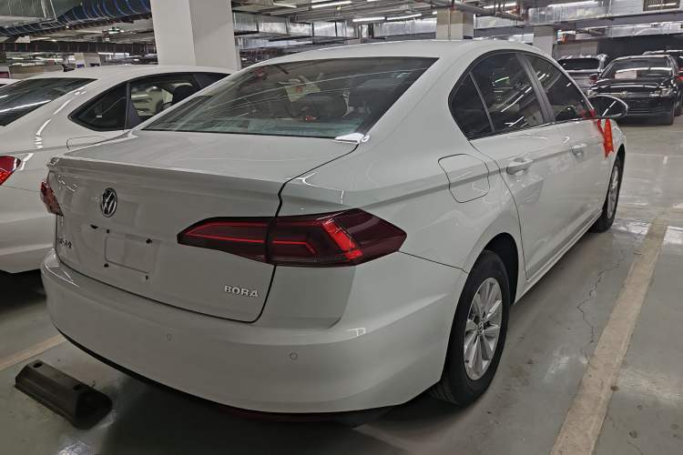 Used Volkswagen Bora 2019 1.5L Automatic Fashion Model