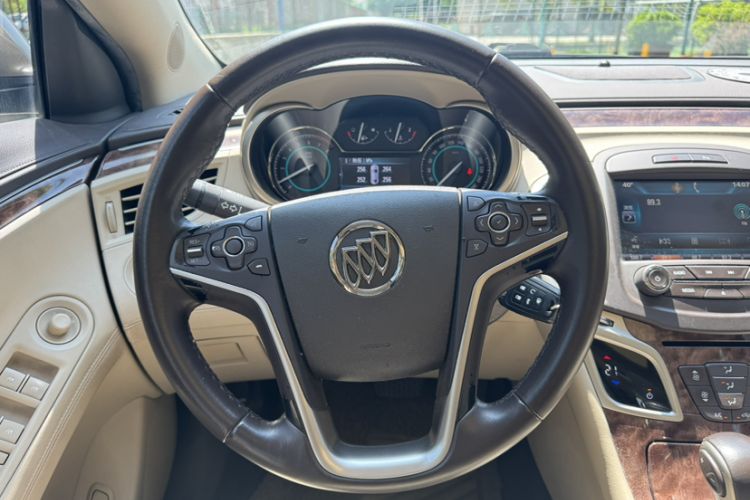 Used Buick LaCrosse 2013 2.4L SIDI Leading Comfort Version
