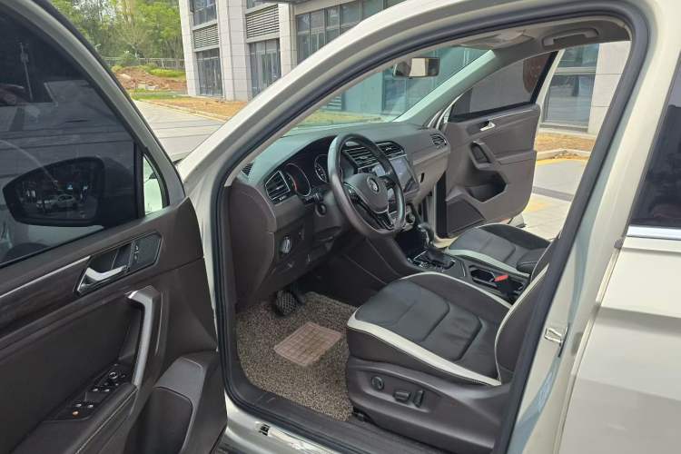 Used Volkswagen Tiguan L 2017 330TSI Automatic Two-Wheel Drive Comfort Edition
