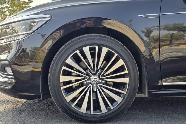 Used Volkswagen Passat 2020 330TSI Luxury Edition China VI
