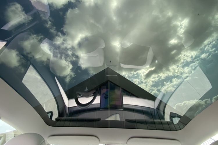 Used Tesla Model Y 2021 Long-Range All-Wheel-Drive Version
