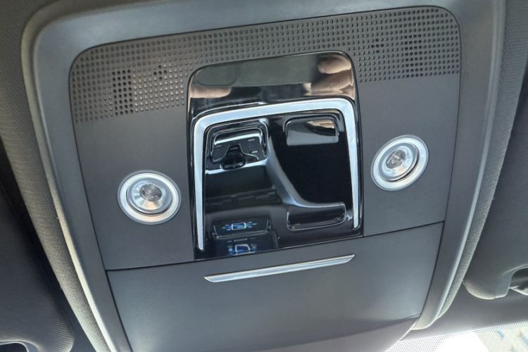 Used BYD Song Pro New Energy 2024 HONOR Edition DM-i 71KM Navigation Model
