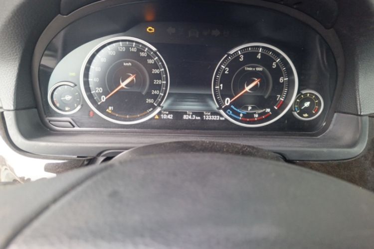 Used BMW 5 Series 2014 530Li Leading Model
