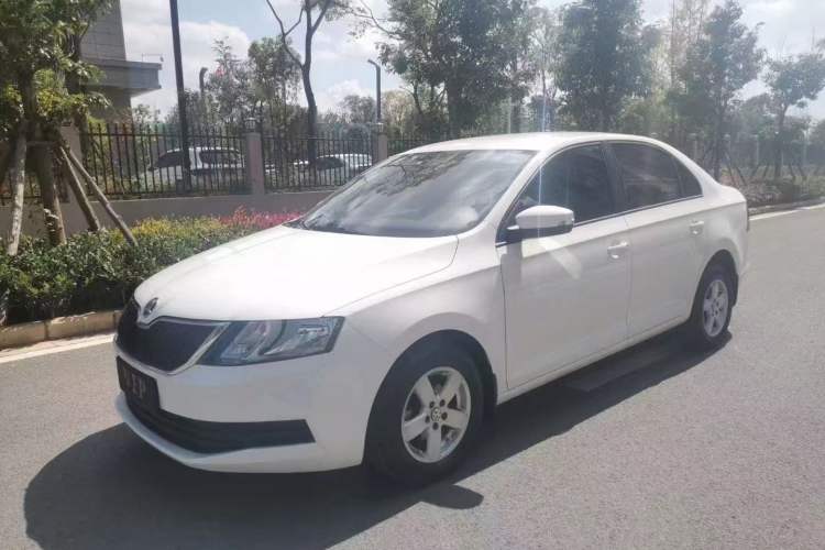 Used Skoda Rapid 2018 1.6L Manual Standard Edition