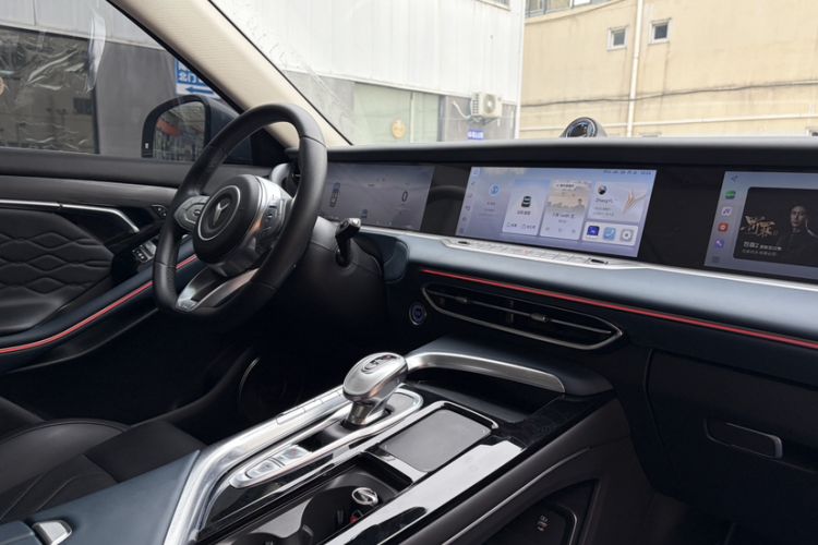 Used VOYAH FREE 2021 Four-Wheel Drive Standard All-Electric Exclusive Luxury Package
