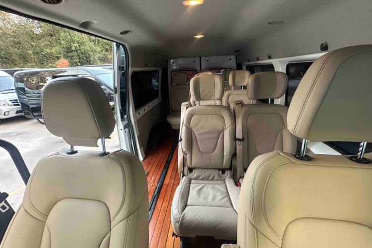 Used JMC Fushun 2023 2.0T Manual Mid-axle Mid-roof Business-Class 9-Seater (Non-Commercial)