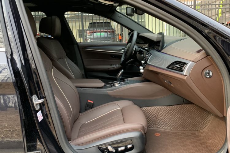 Used BMW 5 Series 2023 530Li Luxury Edition M Sport Package