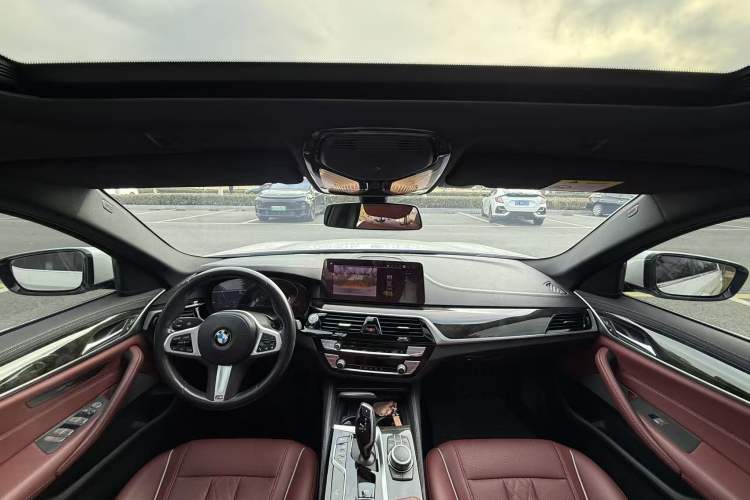 Used BMW 5 Series 2022 Restyled 525Li M Sport Package
