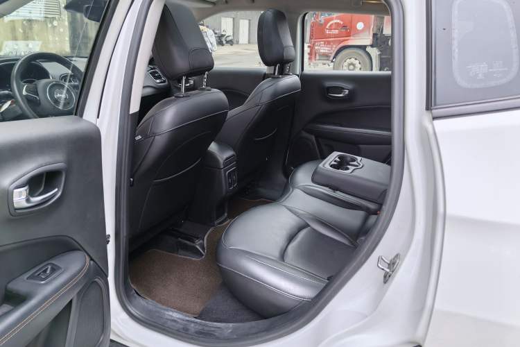 Used  Compass 2020 220T Automatic Elite Edition
