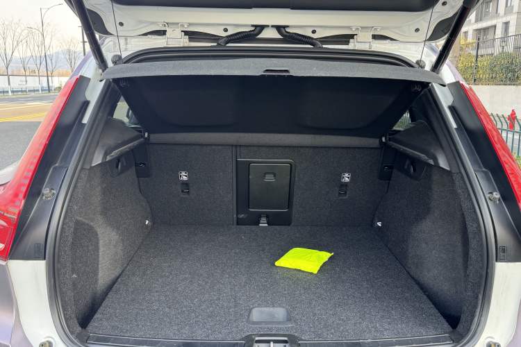 Used Volvo XC40 2023 B3 Zhiyuan Luxury Edition