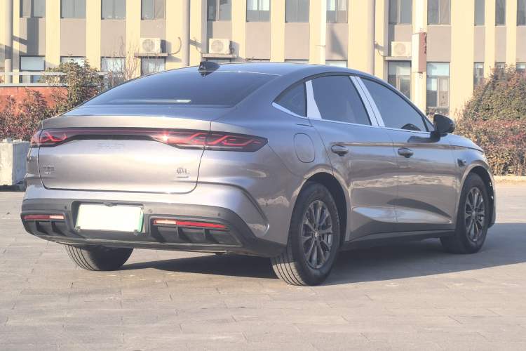 Used BYD Qin L 2025 DM-i Smart Drive 80KM Leading Model
