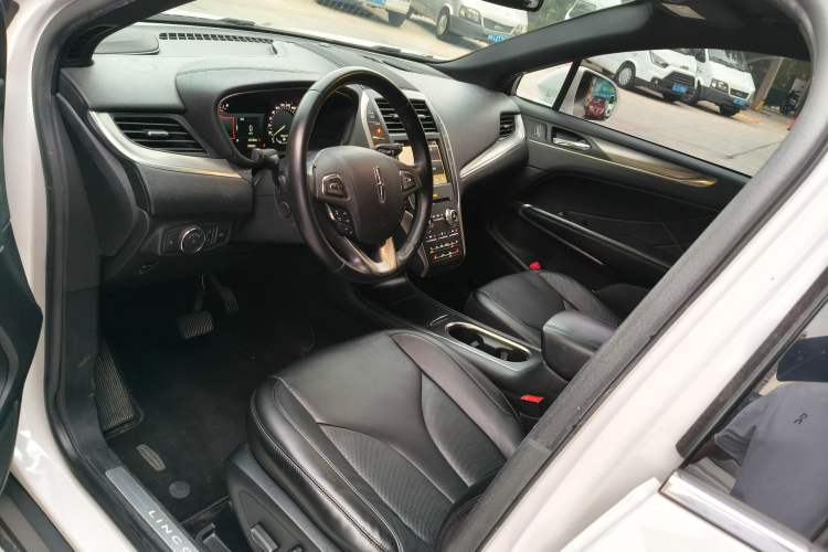 Used Lincoln MKC 2017 2.0T Two-Wheel Drive Deluxe Edition
