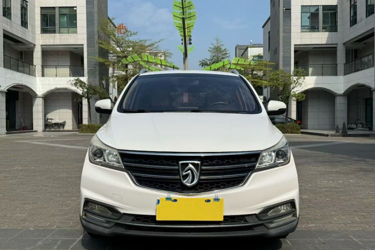 Used Baojun 730 2017 1.5T Manual Fashion Version 7 Seats China V Emission Standard