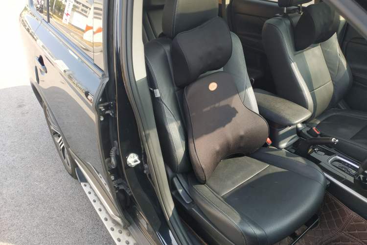 Used Mitsubishi Outlander 2018 2.0L Two-Wheel Drive Glory Edition 5 Seats