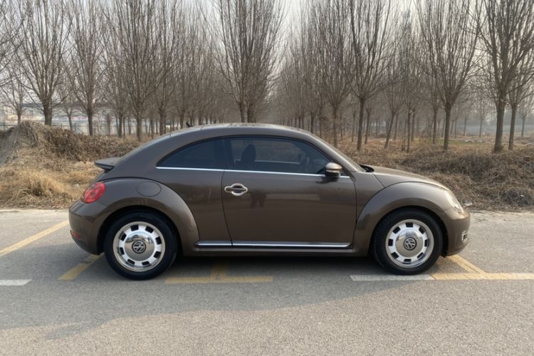Used Volkswagen Beetle 2015 180TSI model
