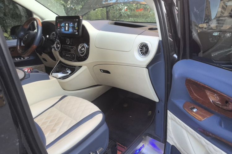 Used Mercedes-Benz Vito 2021 2.0T Elite Version 7 Seats
