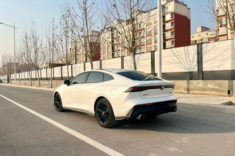 Used Changan UNI-V 2022 1.5T Prestige Version