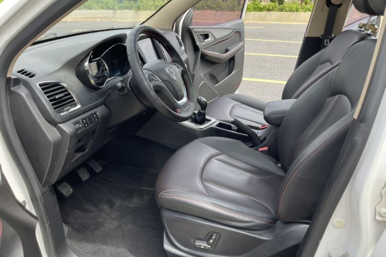 Used Baojun 560 2015 1.8L Manual Luxury Model
