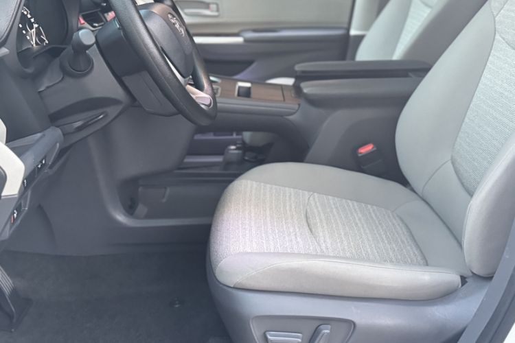 Used Toyota Sienna 2024 2.5L Hybrid Comfort Edition
