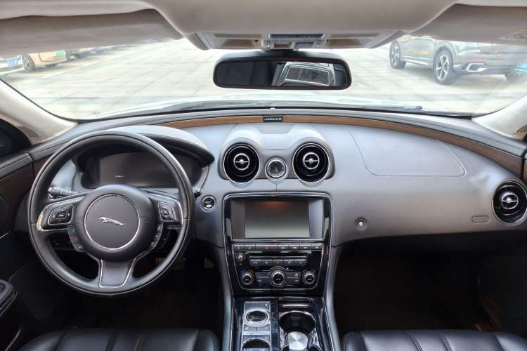 Used Jaguar XJ 2015 XJL 3.0 SC Elegant Business 80th Anniversary Limited Edition