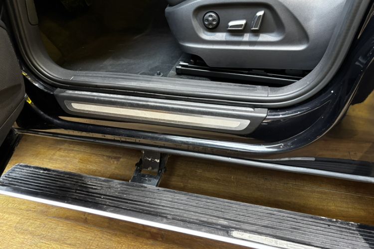 Used Audi Q5 2018 Collector's Edition 40 TFSI Technology Model
