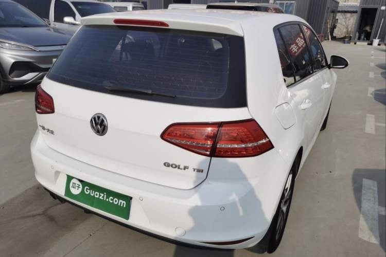 Used Volkswagen Golf 2016 230TSI Automatic Luxury Version
