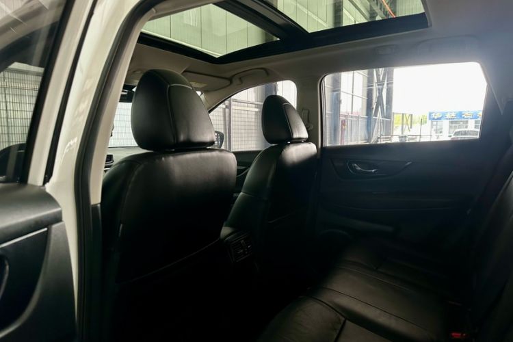 Used Nissan X-Trail 2017 2.5L CVT Luxury Edition 4WD
