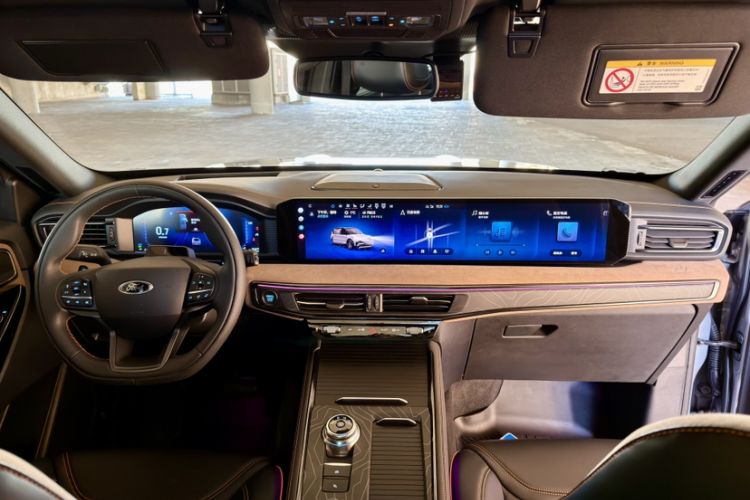 Used Ford Explorer 2024 2.3T EcoBoost Kunlun Peak Edition 6-Seater