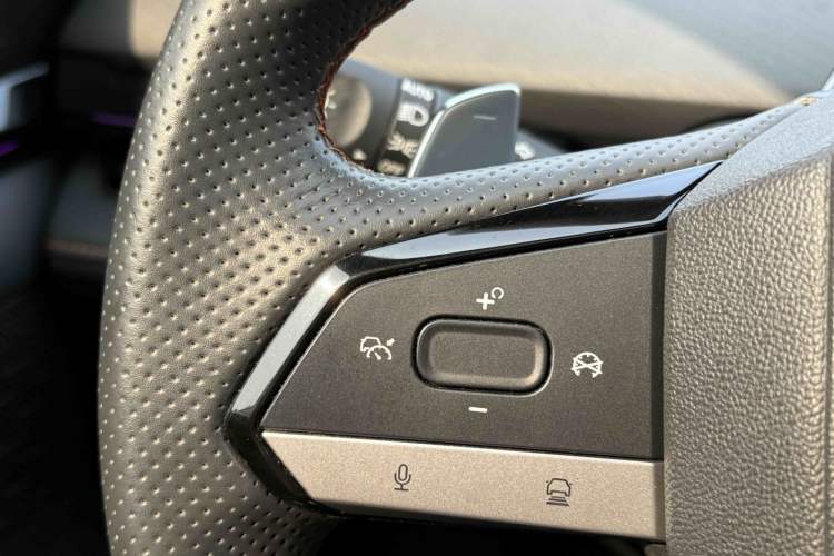 Used Changan UNI-V 2022 1.5T Prestige Version