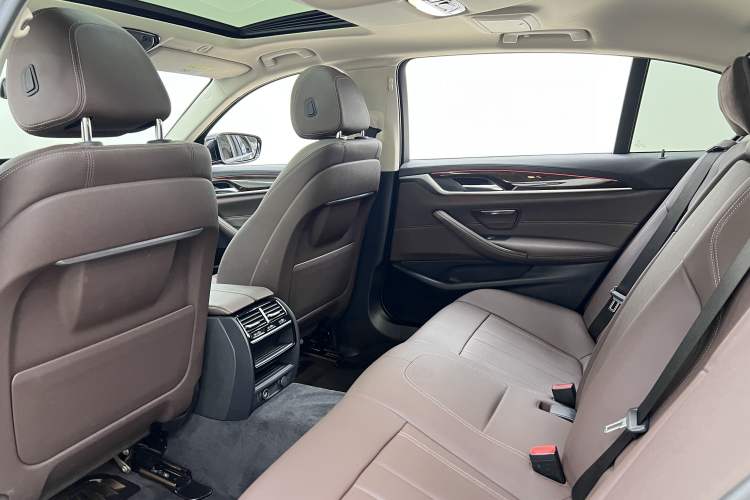 Used BMW 5 Series 2019 525Li Luxury Package
