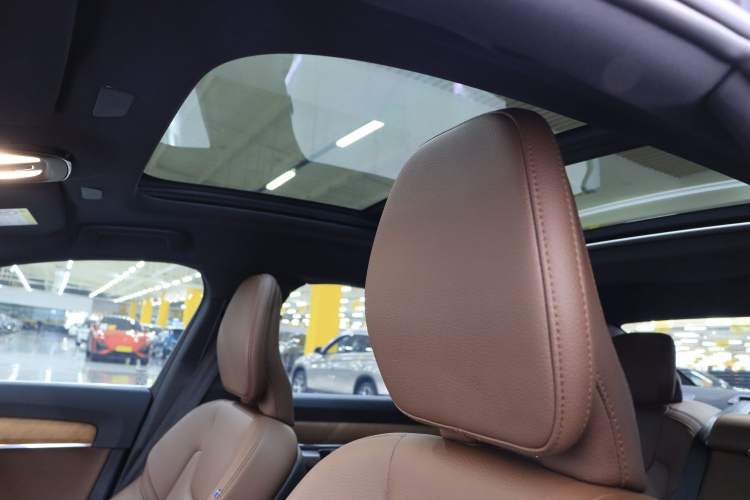 Used Volvo S90 2024 B5 Zhiyi Luxury Edition
