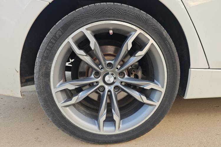 Used BMW 3 Series 2015 316Li Fashion Model
