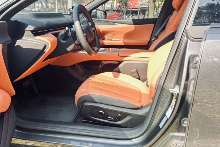 Used  L07 2024 530 Max Qiankun Intelligent Driving ADS SE Pure Electric Version
