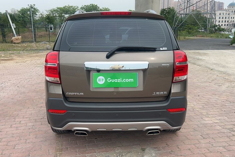 Used Chevrolet Captiva 2015 2.4L 4x4 Flagship Edition 7-Seater
