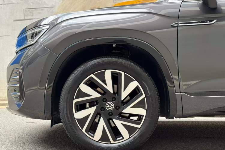 Used Volkswagen Tayron 2023 Revised Version 380TSI All-Wheel Drive R-Line High-Energy Edition