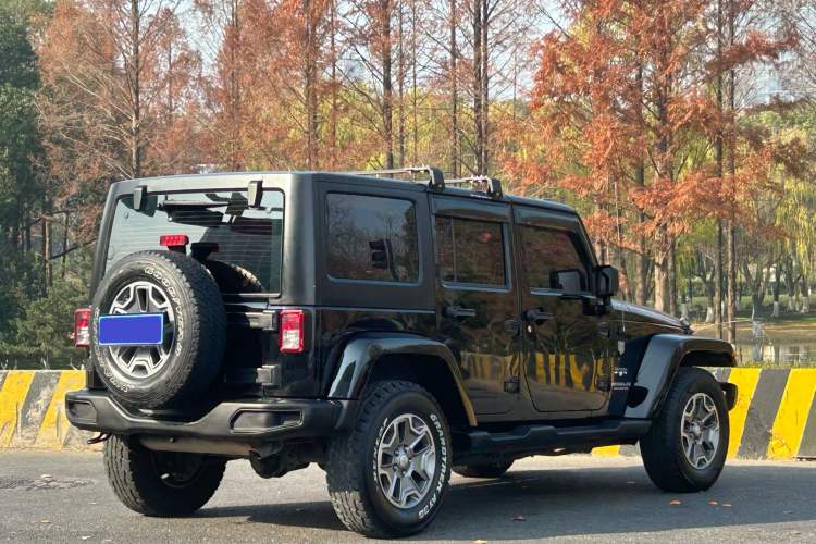 Used  Wrangler 2017 3.0L Sahara Four-Door Comfort Edition
