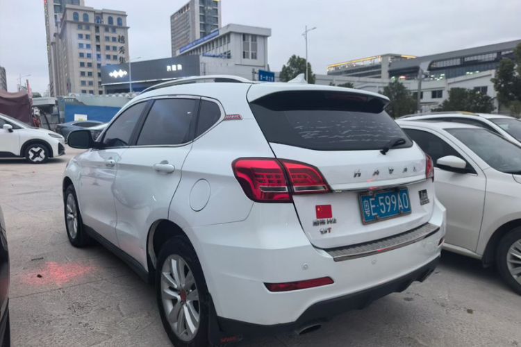 Used Haval H2 2016 Red-Label 1.5T Manual Two-Wheel Drive Luxury Model
