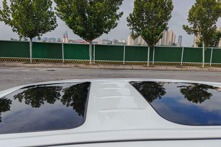 Used Buick GL8 2021 Land Cruiser Executive Class 652T Smart Luxury Model
