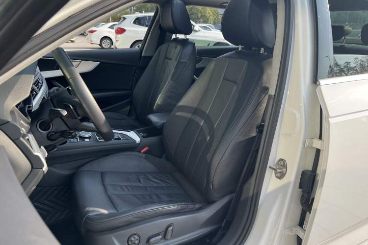 Used Audi A4L 2019 40 TFSI Fashion Edition China VI Emission Standard
