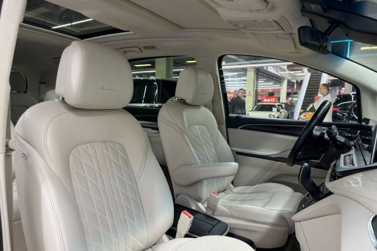 Used Buick GL8 2020 Avenir Avia Six-Seat Deluxe Edition
