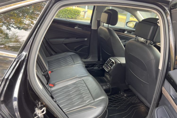 Used Volkswagen Passat 2019 330TSI Luxury Edition China VI Standard
