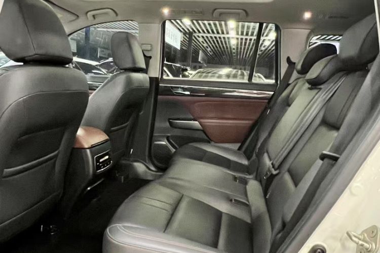 Used GAC Trumpchi GS8 2017 320T Two-Wheel Drive Luxury Smart Connectivity Version (7 Seats)
