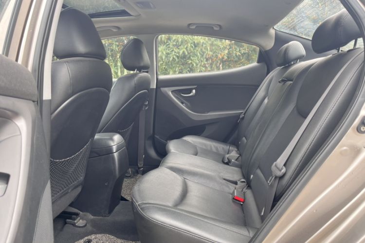 Used Hyundai Elantra 2015 1.6L Automatic Leading Model
