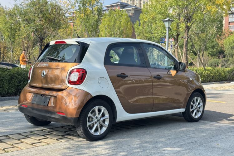 Used  forfour 2016 1.0L 52 kW Dynamic Edition
